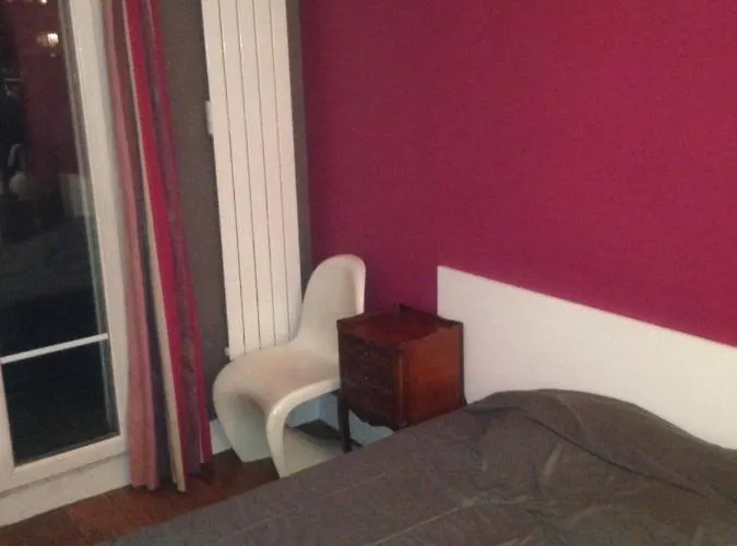 Guest House Dans Appartement Sur Paris